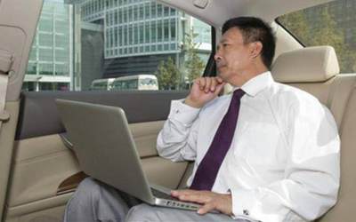 50歲老板被90后經(jīng)理懟到沉默，一招反制讓全網(wǎng)炸鍋